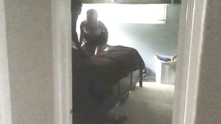 Soldatessa americana scopata duramente e filmata dal marito