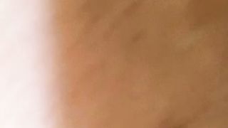 Prendo il sole in giardino nuda