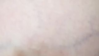 Prendo il sole in giardino nuda