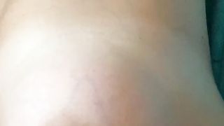 Anteprima del video: Prendo il sole in giardino nuda