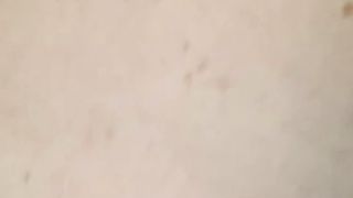 Prendo il sole in giardino nuda