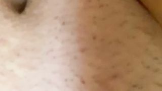 Prendo il sole in giardino nuda