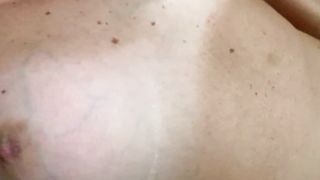 A gambe larghe mi tocco