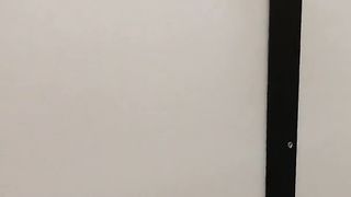 Io esibizionista italiano al Decathlon