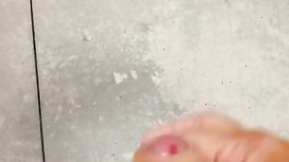 Io esibizionista italiano al Decathlon