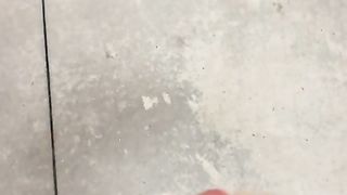 Io esibizionista italiano al Decathlon