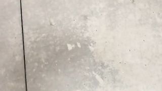 Io esibizionista italiano al Decathlon