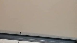 Io esibizionista italiano al Decathlon