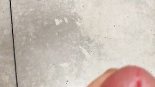 Io esibizionista italiano al Decathlon