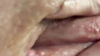 Mentre aspetto di essere scopata...