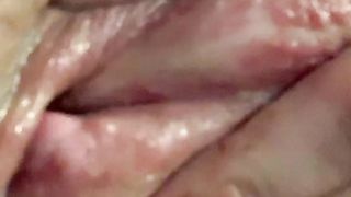 Mentre aspetto di essere scopata...