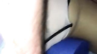 Alla bella Sara piace scopare con due uomini