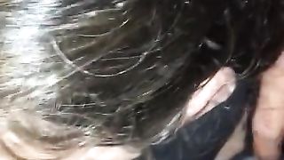 Alla bella Sara piace scopare con due uomini