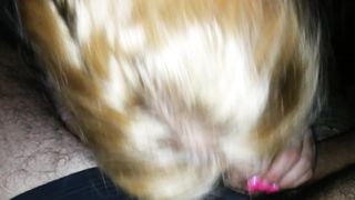 MIa moglie Alessia mi fa un pompino e si rilassa