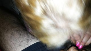 MIa moglie Alessia mi fa un pompino e si rilassa