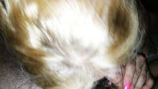 MIa moglie Alessia mi fa un pompino e si rilassa