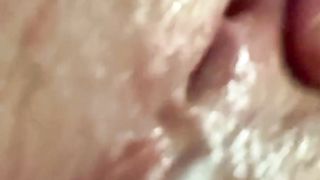 La fica cola e mi masturbo il culo