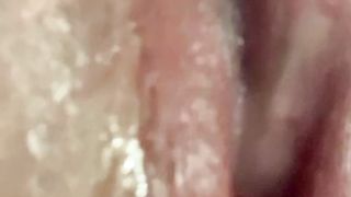 La fica cola e mi masturbo il culo