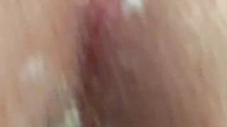 La fica cola e mi masturbo il culo