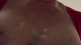 Scopata e riempita di sborra sul divano...