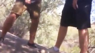 Anteprima del video: Zona di incontro gay anonima nel parco