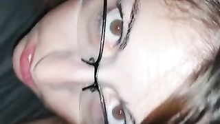 La mia amica si fa inculare mentre sega suo marito