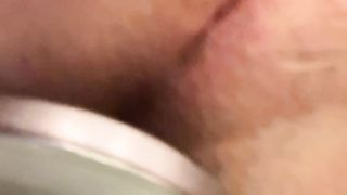 La penetro con un dildo...