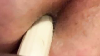 Anteprima del video: La penetro con un dildo...