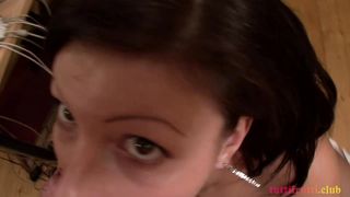 Calda mora scopata  in ufficio