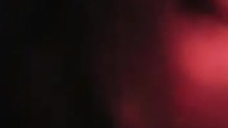 Ragazza succhia fino all'ingoio