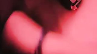 Ragazza succhia fino all'ingoio