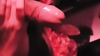 Ragazza succhia fino all'ingoio