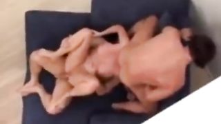 Kylie Ireland in una scena di sesso a tre