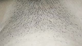 Con le dita si penetra la figa