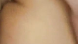 Porca passiva lo prende nel culo