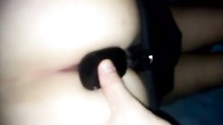 La mia puttana ventenne adora essere inculata col plug-in