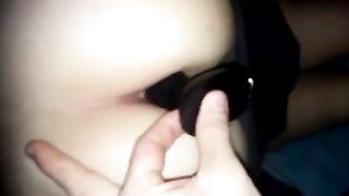 La mia puttana ventenne adora essere inculata col plug-in