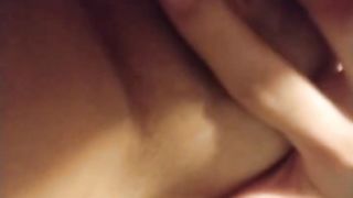 Esibizionista si masturba in cam