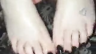 Sborra sui suoi piedini