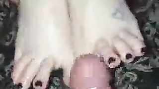 Sborra sui suoi piedini