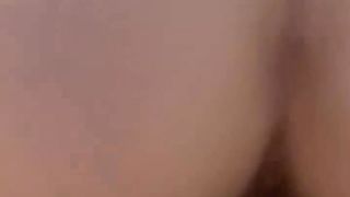 Mia moglie ripresa da dietro mentre si gusta il mio cazzo!