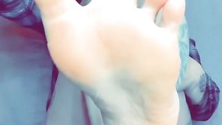 Mmmmmmmm che piedini!