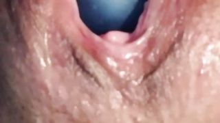 Ha la figa così sfondata...