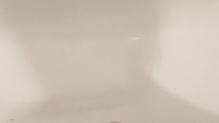 Sborrata in vasca, sega mattutina