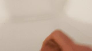 Sborrata in vasca, sega mattutina