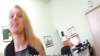 Scopata a un colloquio di lavoro