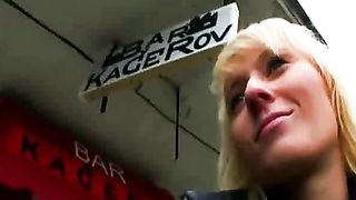 Anteprima del video: Biondissima con la pussy rasata