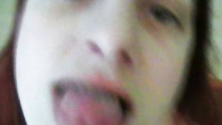 Rossa calda si siede su un bel cazzo