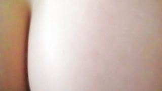 Rossa calda si siede su un bel cazzo