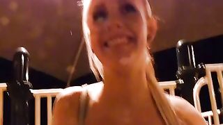 Lei ama leccare il buco del culo